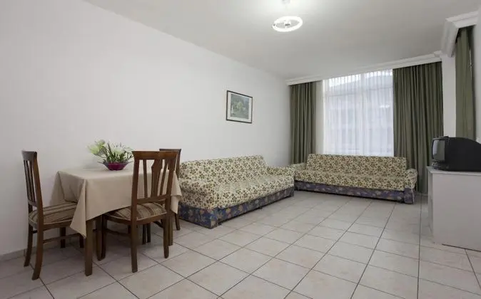 Studio, Şehir Manzaralı