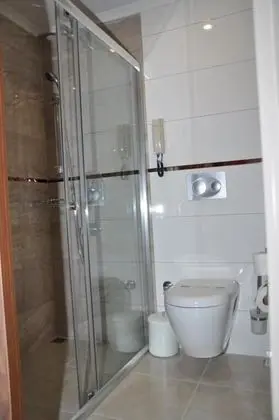 Üç Kişilik Oda