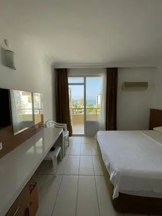 Standart Oda, Kara Manzaralı