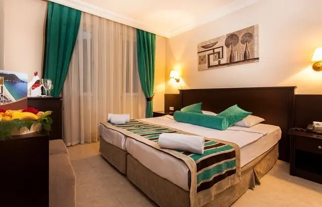 https://imagessl.etstur.com/files/images/hotelImages/TR/209809/l/Kleopatra-Royal-Palm-Hotel-Oda-273761.jpg