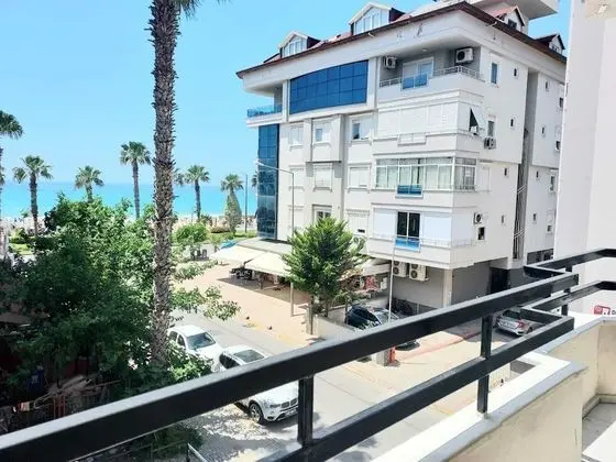 Üç Kişilik Oda