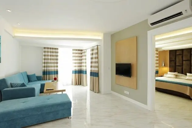 Apartment, Kara veya Havuz Manzaralı