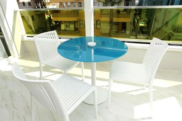 Apartment, Şehir Manzaralı