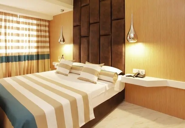 Studio, Havuz Manzaralı