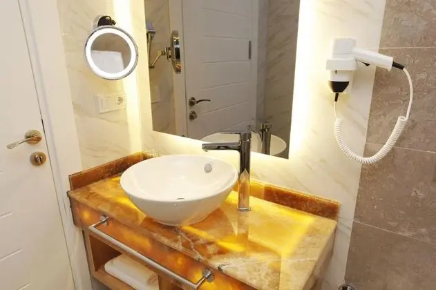 Studio, Havuz Manzaralı