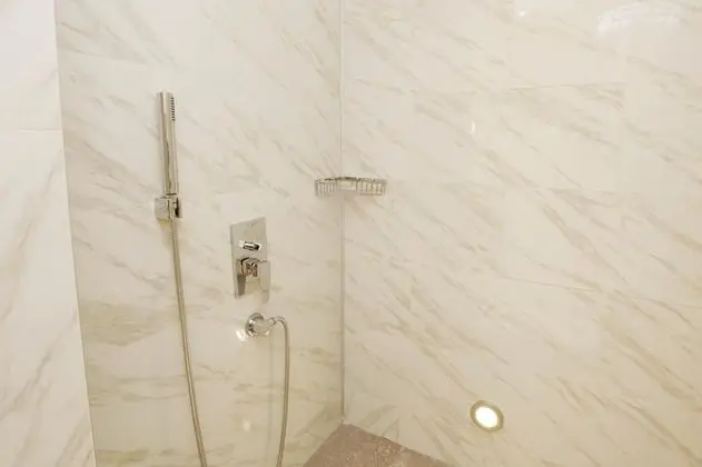 Studio, Havuz Manzaralı