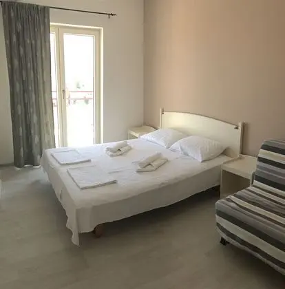 Comfort Tek Büyük Yataklı Oda, Havuz Manzaralı