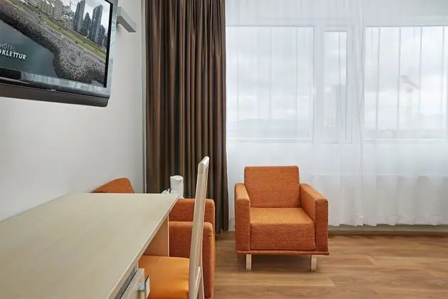 Superior Tek Büyük veya İki Ayrı Yataklı Oda