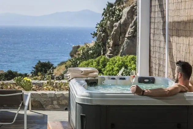 King Suite, Hot Tub