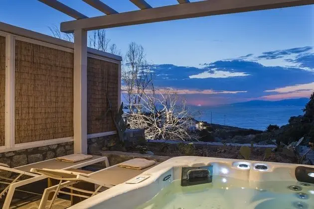 King Suite, Hot Tub