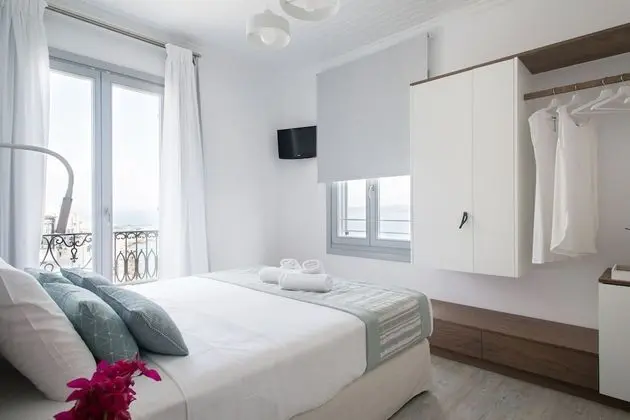 Tek Büyük veya İki Ayrı Yataklı Oda, Deniz Manzaralı