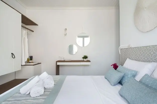 Tek Büyük veya İki Ayrı Yataklı Oda, Deniz Manzaralı