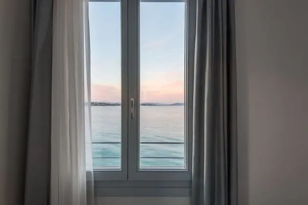 Tek Büyük veya İki Ayrı Yataklı Oda, Deniz Manzaralı