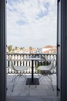 Üç Kişilik Oda, Kısmi Deniz Manzaralı