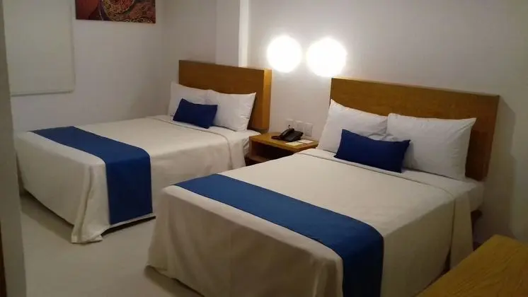 Tek Büyük Yataklı Oda, 2 Çift Kişilik Yatak