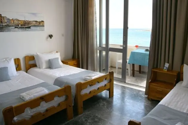 Üç Kişilik Oda, Deniz Manzaralı