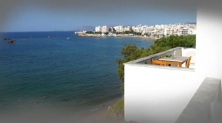 Üç Kişilik Oda, Deniz Manzaralı