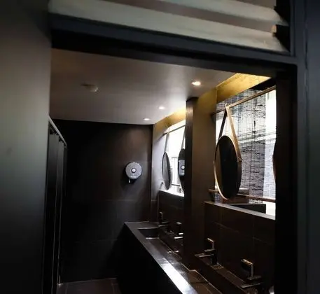 6-Bed Mixed Dormitory with Shared Bathroom
