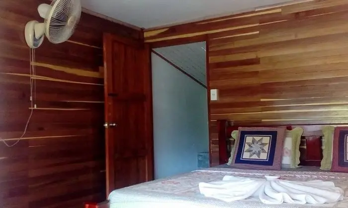 Standard Bungalow, Fan