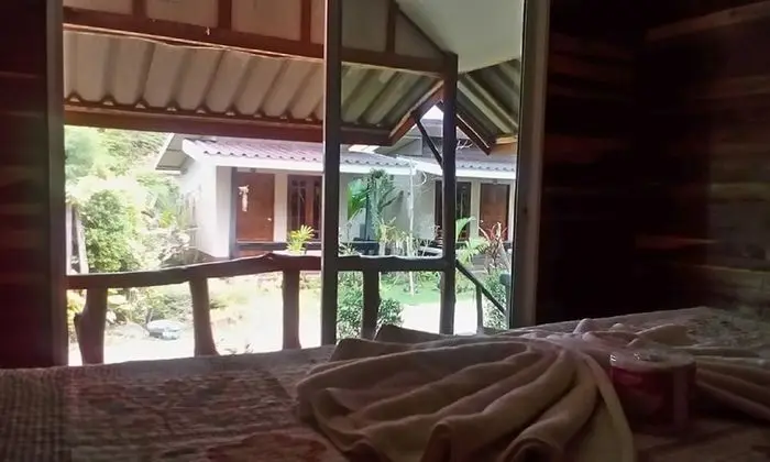 Standard Bungalow, Fan