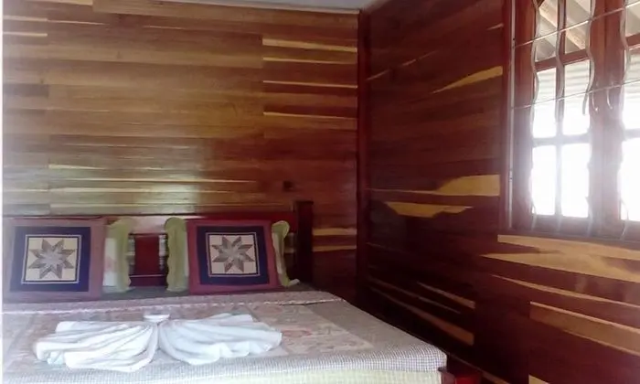 Standard Bungalow, Fan