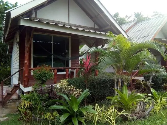 Standard Bungalow, Fan