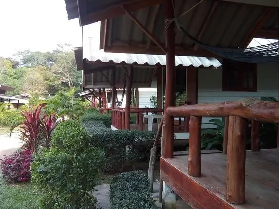 Standard Bungalow, Fan