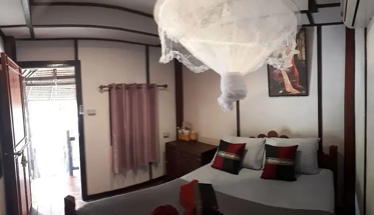 Air conditioning Middle Side