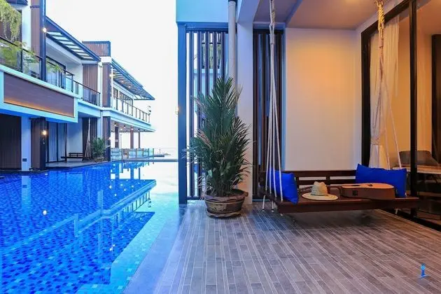 Grand Pool