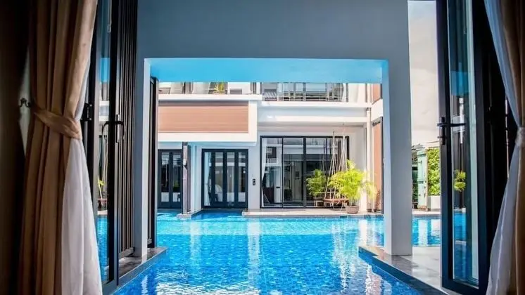 Grand Pool