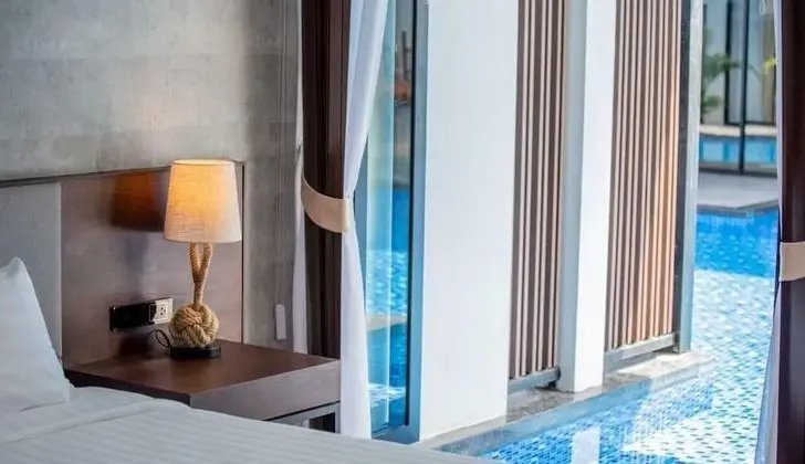 Grand Pool