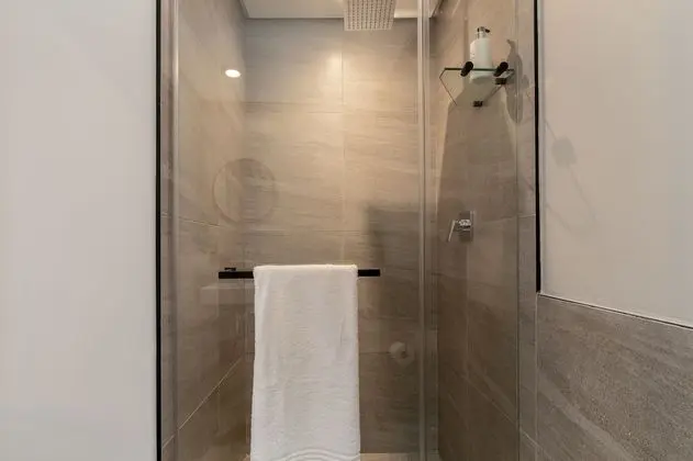 Basic Tek Büyük Yataklı Oda, Şehir Manzaralı (Pods)