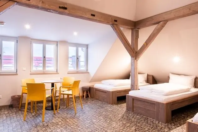 Basic Tek Büyük Yataklı Oda