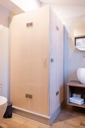 Basic Tek Büyük Yataklı Oda