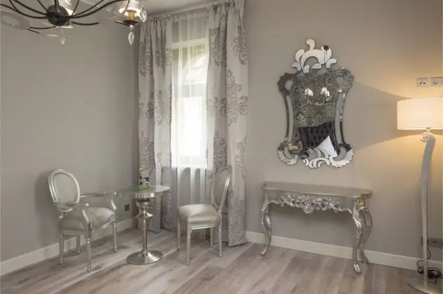 Comfort Tek Büyük Yataklı Oda