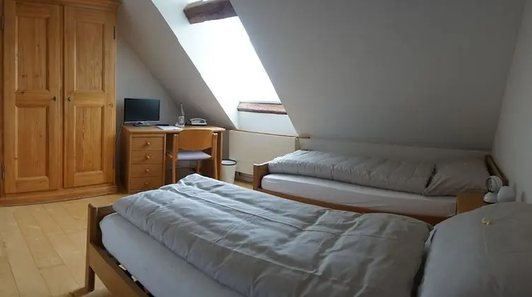 Basic Tek Büyük Yataklı Oda