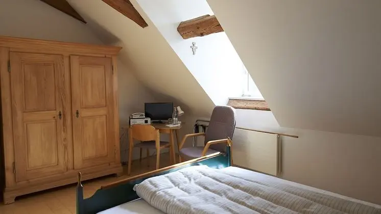 Basic Tek Büyük Yataklı Oda