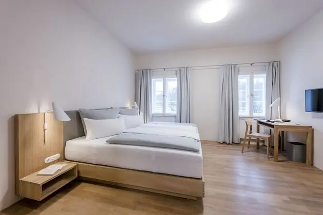 Tek Büyük Yataklı Oda