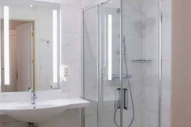 Standard Tek Büyük veya İki Ayrı Yataklı Oda