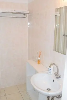 Basic Oda, 2 Tek Kişilik Yatak, Sigara İçilmez