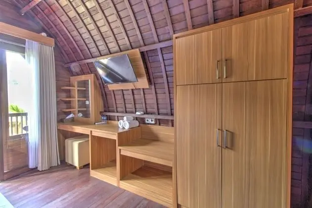 Deluxe Oda, Havuz Manzaralı