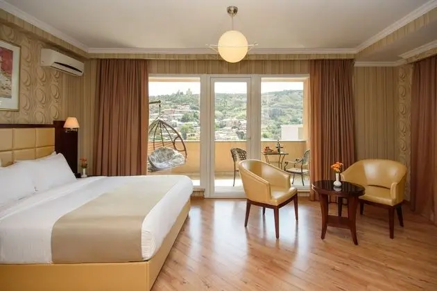 Panoramic Oda, 1 En Büyük (King) Boy Yatak, Balkon, Şehir Manzaralı (A Building)