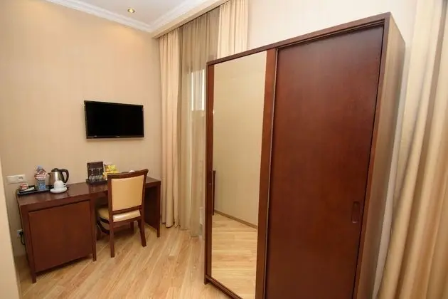 Standard Üç Kişilik Oda, 3 Tek Kişilik Yatak (B Building)