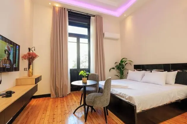 Deluxe Tek Büyük Yataklı Oda