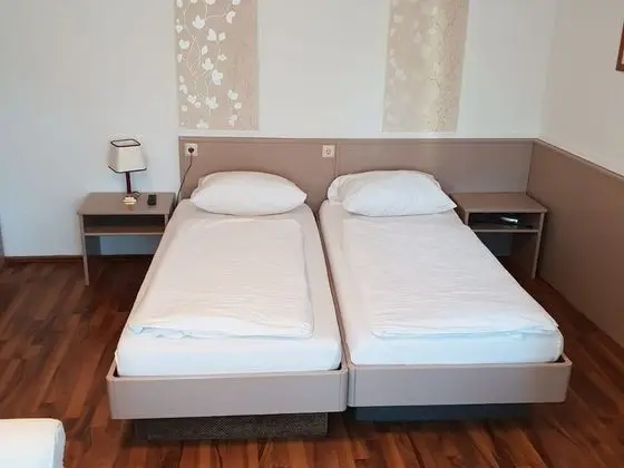 Tek Büyük Yataklı Oda, Banyolu/Duşlu