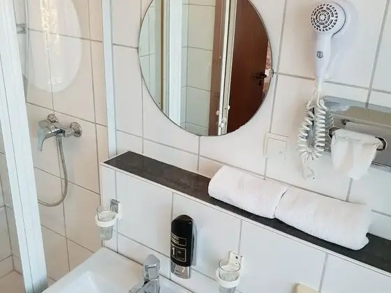 Tek Büyük Yataklı Oda, Banyolu/Duşlu