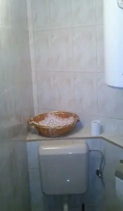 Ev (Knez - with private pool - H(8+6))