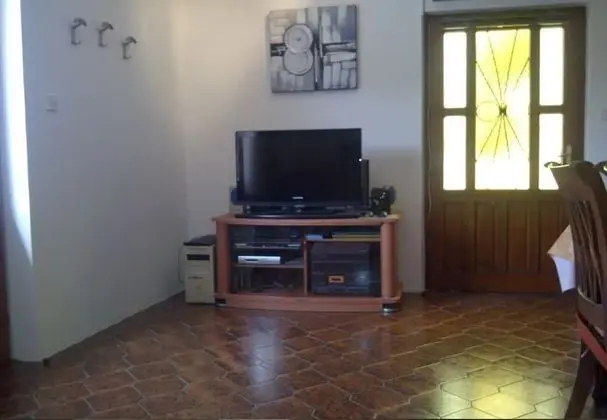 Ev (Knez - with private pool - H(8+6))