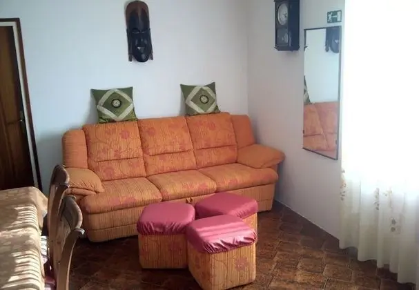 Ev (Knez - with private pool - H(8+6))