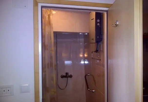 Ev (Knez - with private pool - H(8+6))